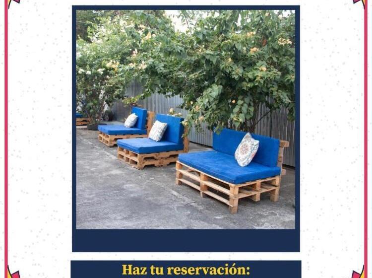 پانسیون Hostal Casa Luna