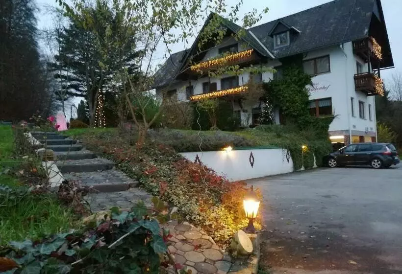 ベッドアンドブレックファースト Pension Arkadenhof