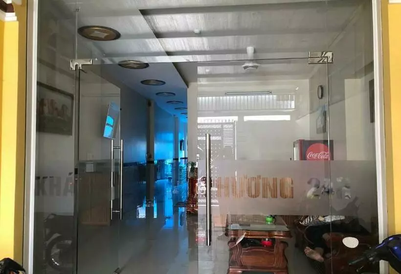 هتل Khách Sạn Huy Phương