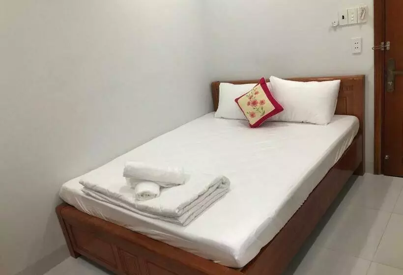 هتل Khách Sạn Huy Phương