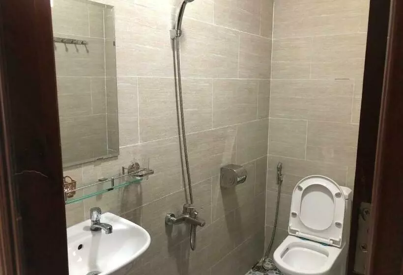 هتل Khách Sạn Huy Phương