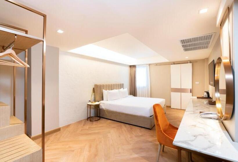 Away Bangkok Riverside Kene