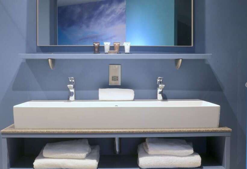 Hex Wildlife Hotel At Yorkshire Wildlife Park