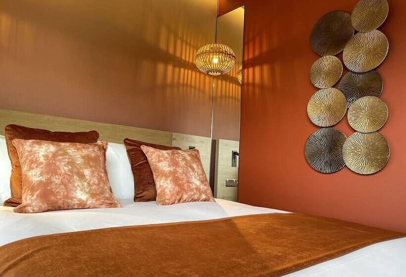 Hex Wildlife Hotel At Yorkshire Wildlife Park