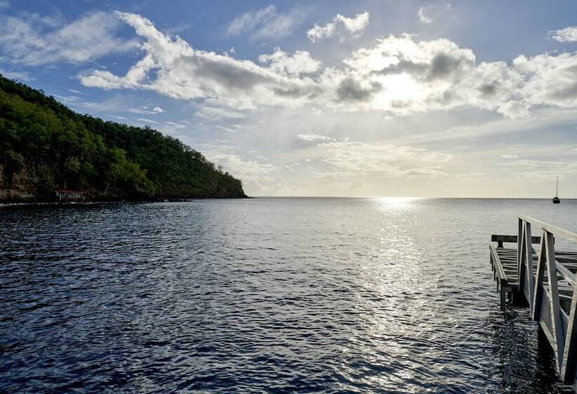 هتل Les Galets Rouges Lodges & Spa