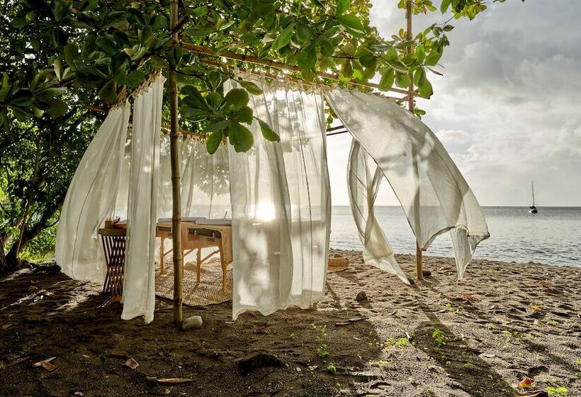 هتل Les Galets Rouges Lodges & Spa