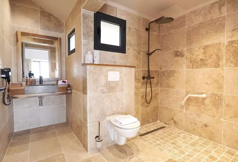 هتل Les Galets Rouges Lodges & Spa