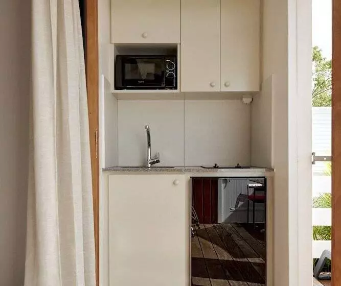 هتل Les Galets Rouges Lodges & Spa