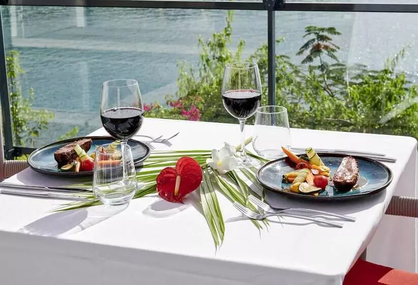 هتل Les Galets Rouges Lodges & Spa