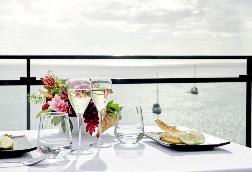 هتل Les Galets Rouges Lodges & Spa