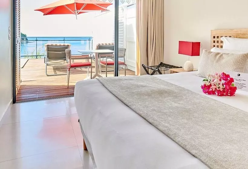 هتل Les Galets Rouges Lodges & Spa