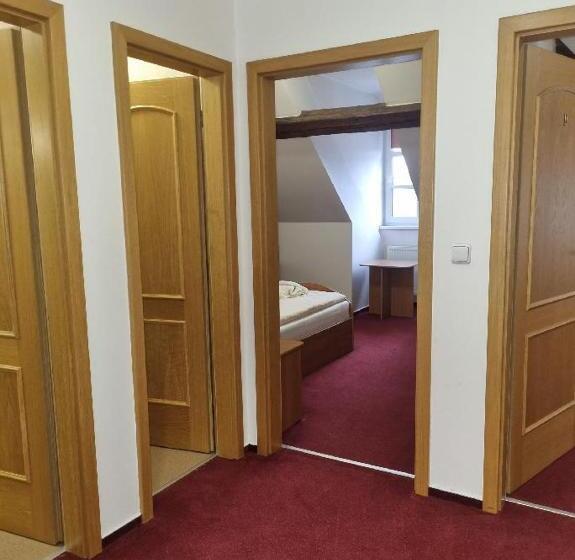 호텔 Zámeček Raspenava