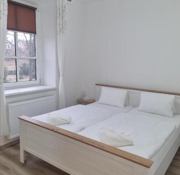 호텔 Zámeček Raspenava