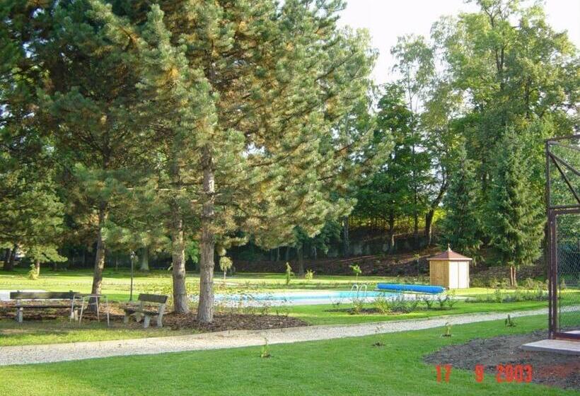 호텔 Zámeček Raspenava