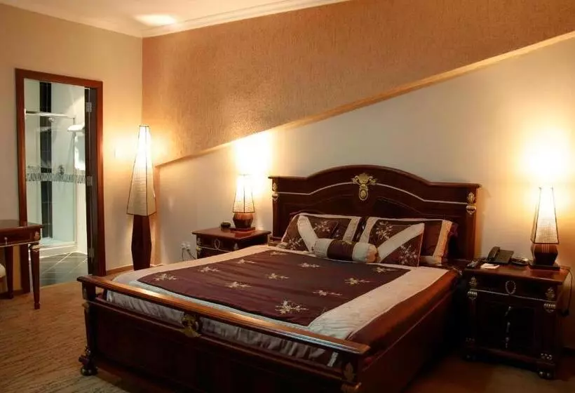 Crossroads Hotel Lilongwe