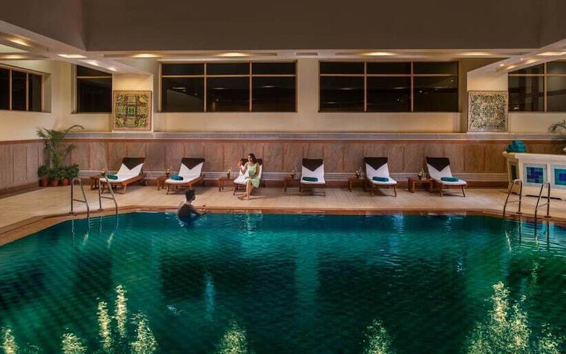 Отель Jaypee Residency Manor