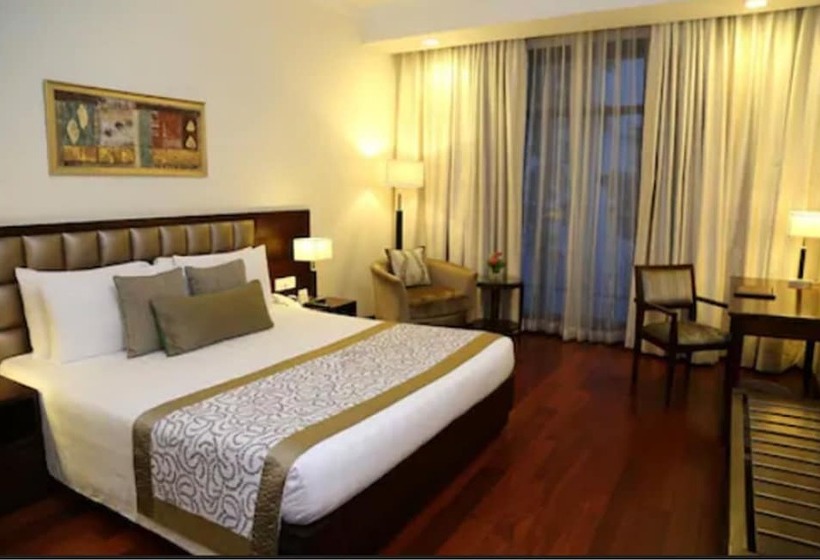 Отель Jaypee Residency Manor