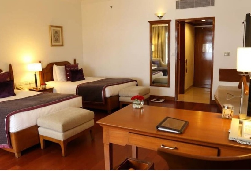 Отель Jaypee Residency Manor