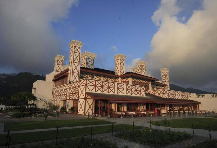 Отель Jaypee Residency Manor