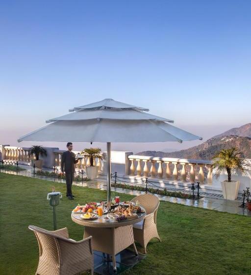 Отель Jaypee Residency Manor