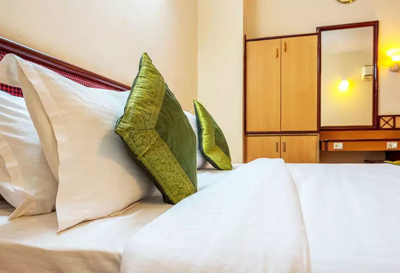 Hôtel Saaket Residency   In Daba Gardens