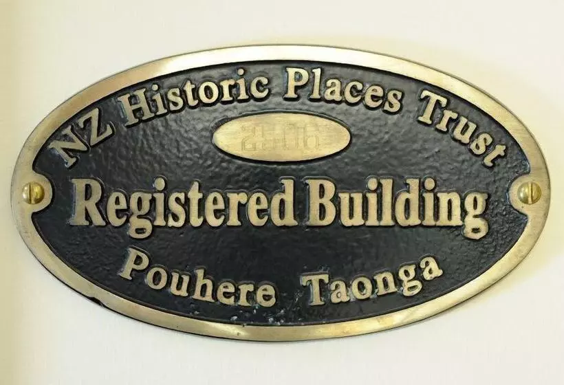 Hotel Victoria Railway