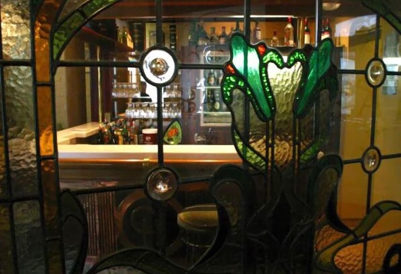 Hotel Victoria Railway