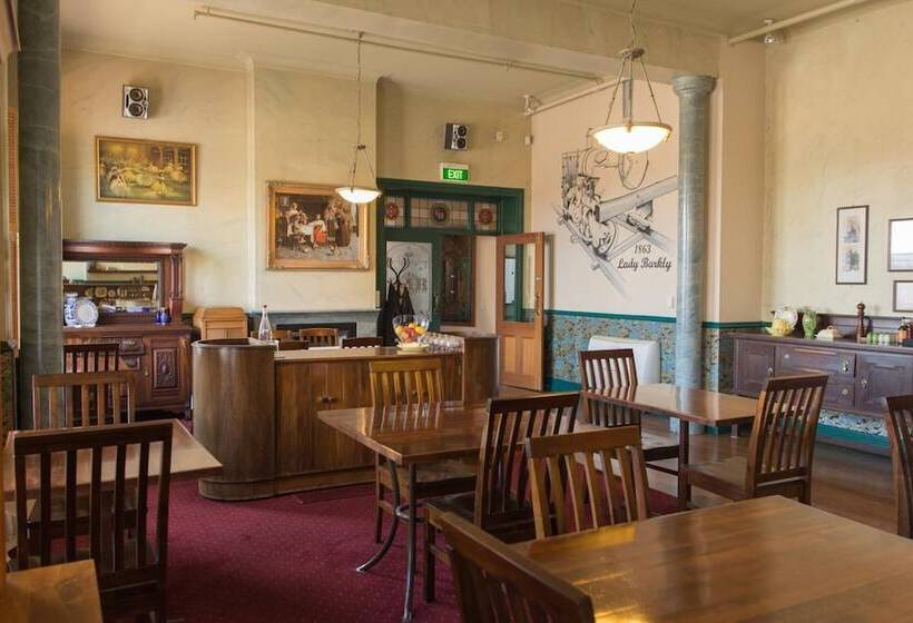 Hotel Victoria Railway