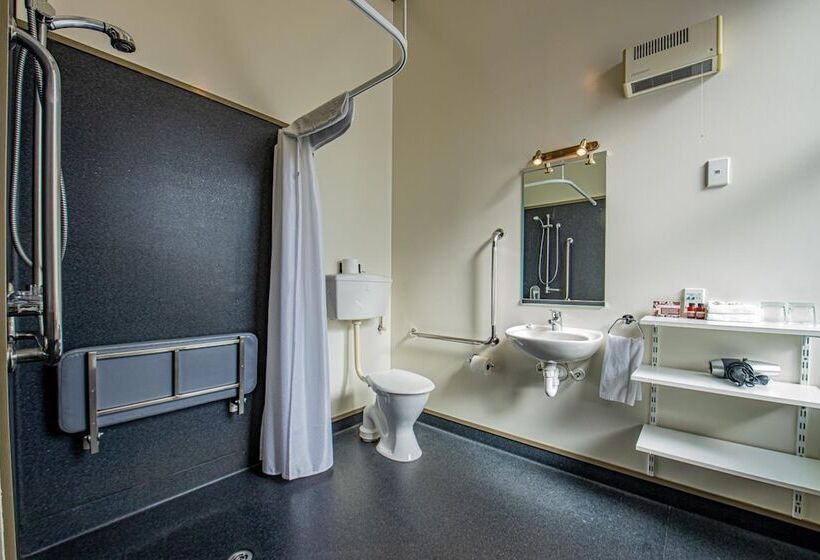 Hotel Victoria Railway