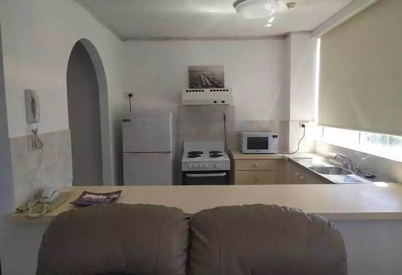 Quarterdeck Apartments