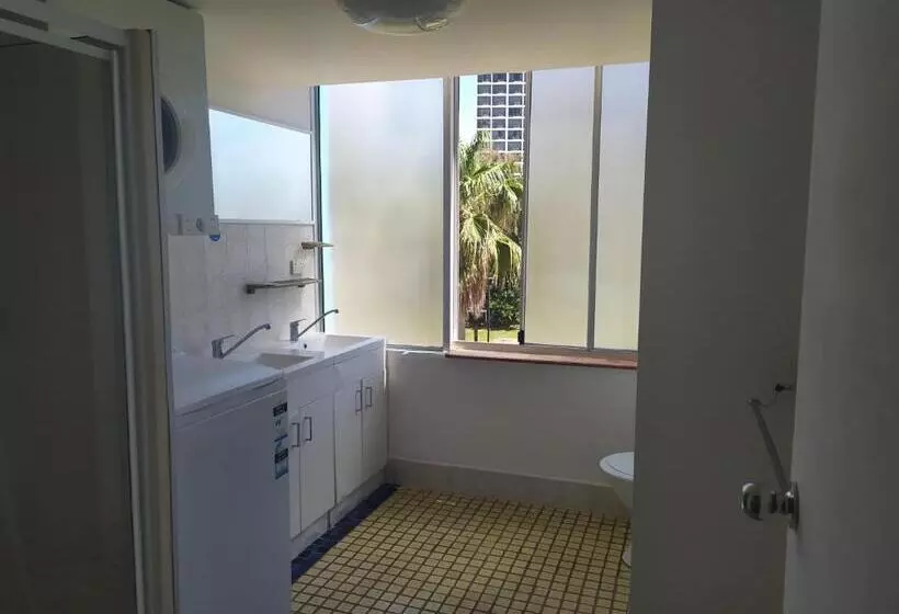 Quarterdeck Apartments