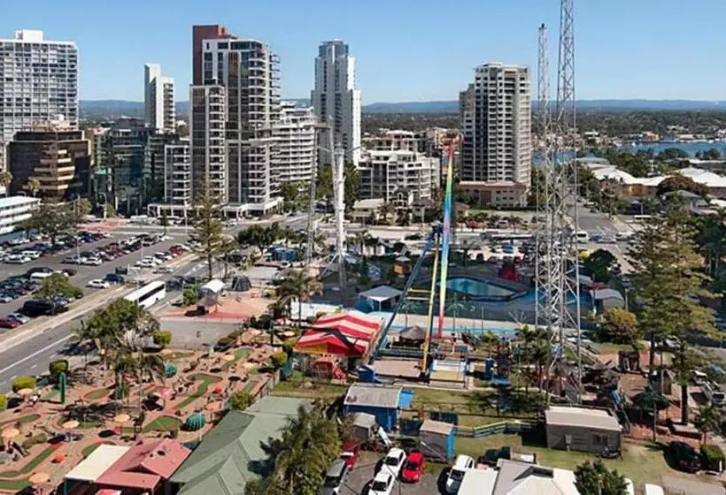 Quarterdeck Apartments