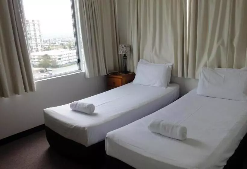 Quarterdeck Apartments