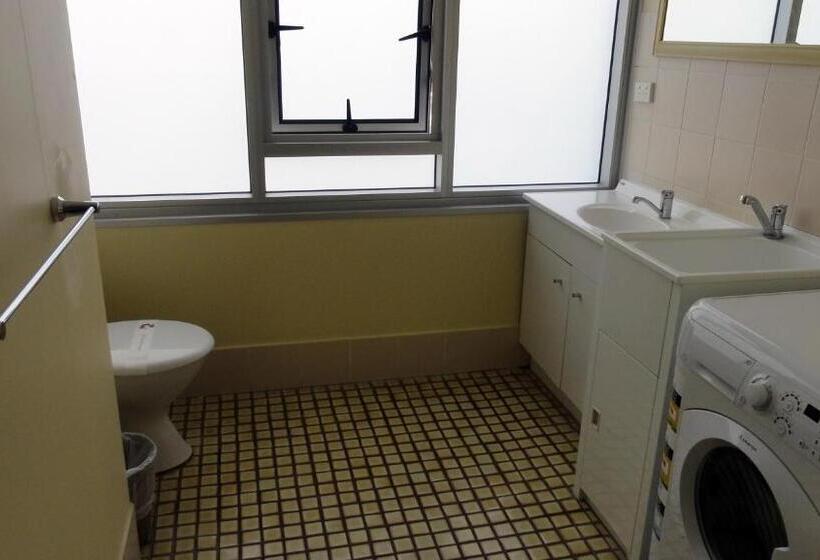 Quarterdeck Apartments