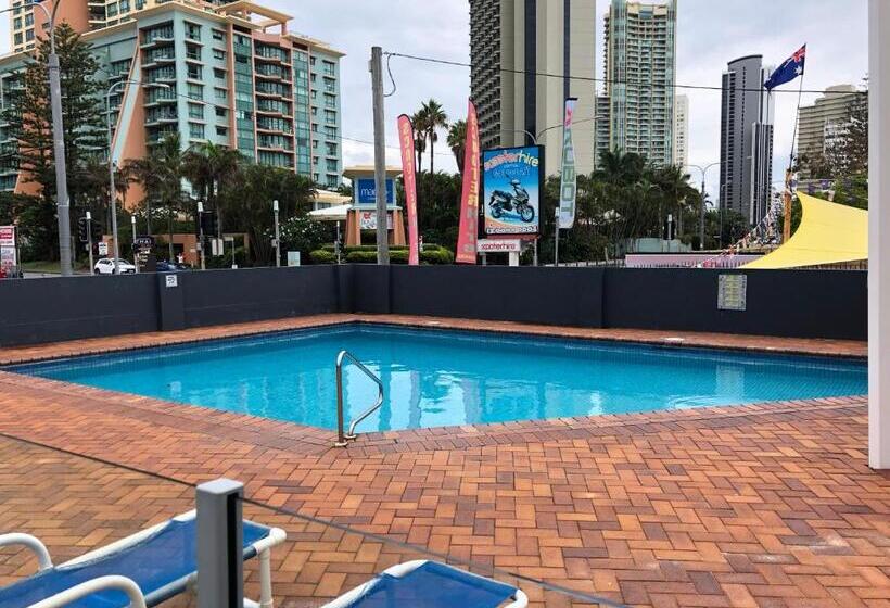 Quarterdeck Apartments