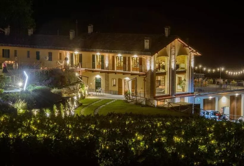 ホテル Cascina Binè