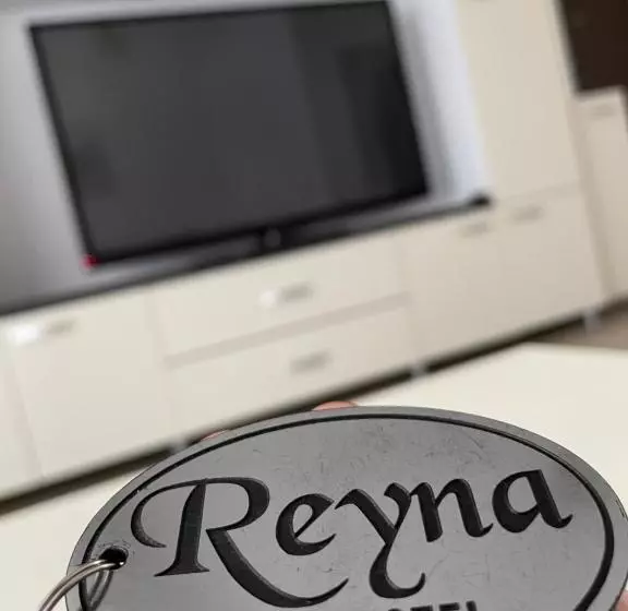 Reyna Apart