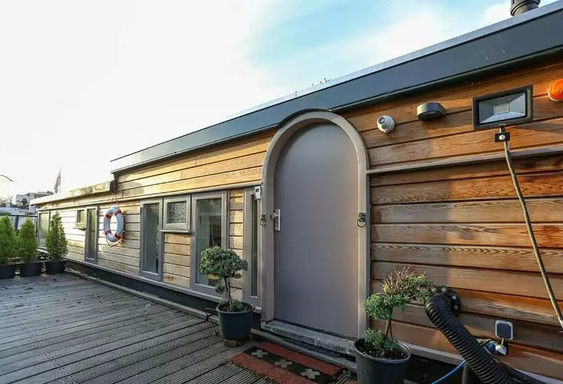 تختخواب و صبحانه Houseboat Next To Amstel