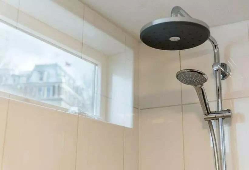 تختخواب و صبحانه Houseboat Next To Amstel