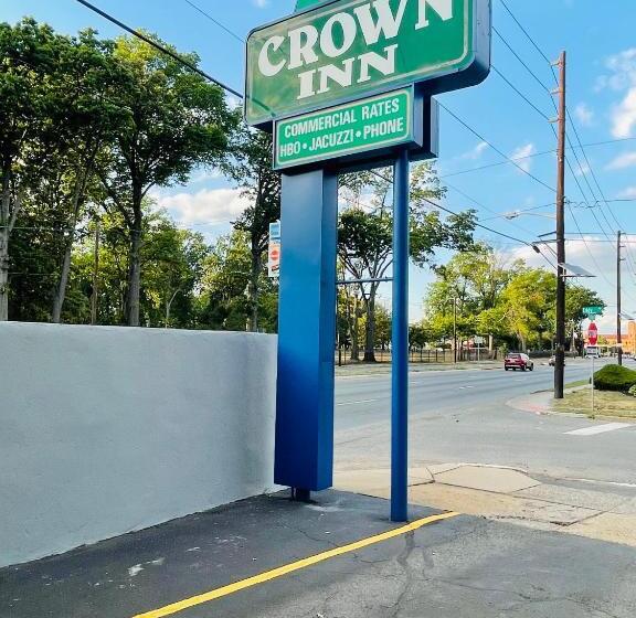مُتل Crown Inn