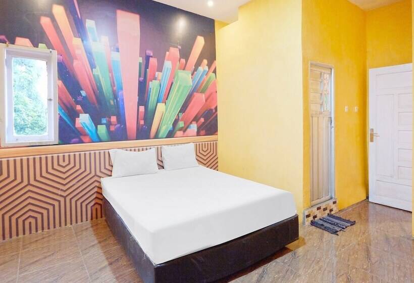 בית מלון כפרי Wisma Pelangi Palopo Redpartner