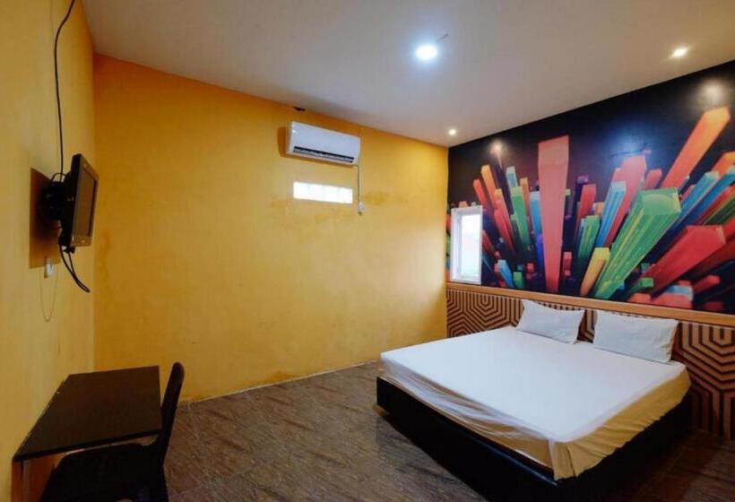 בית מלון כפרי Wisma Pelangi Palopo Redpartner