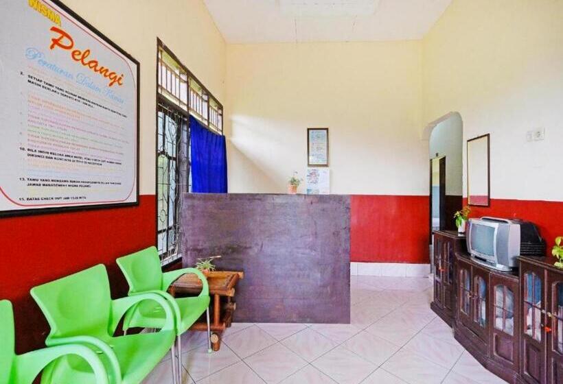 בית מלון כפרי Wisma Pelangi Palopo Redpartner
