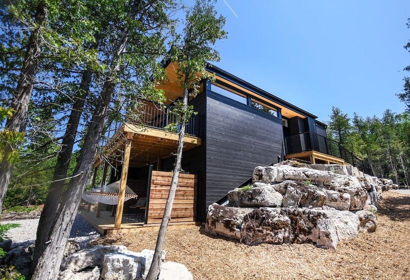 Stone Cove Waterfront Adults Only B&b