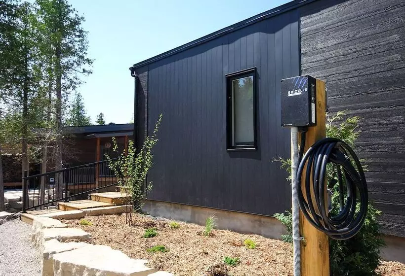 Stone Cove Waterfront Adults Only B&b