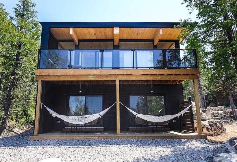 Stone Cove Waterfront Adults Only B&b