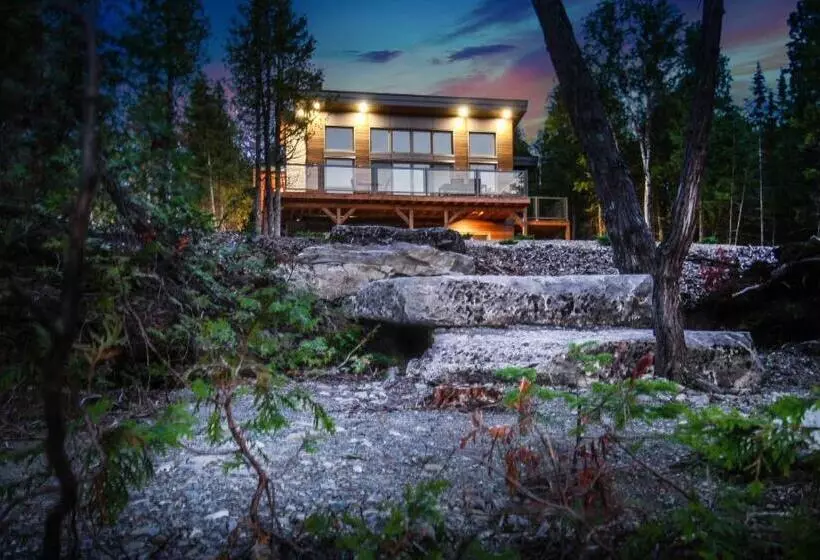 Stone Cove Waterfront Adults Only B&b