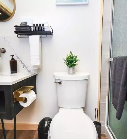 Stone Cove Waterfront Adults Only B&b