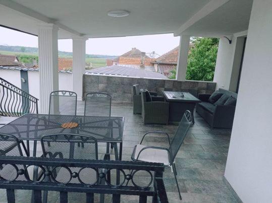 مبيت وإفطار Casa Leahu