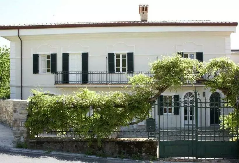 تختخواب و صبحانه Villa Cascate